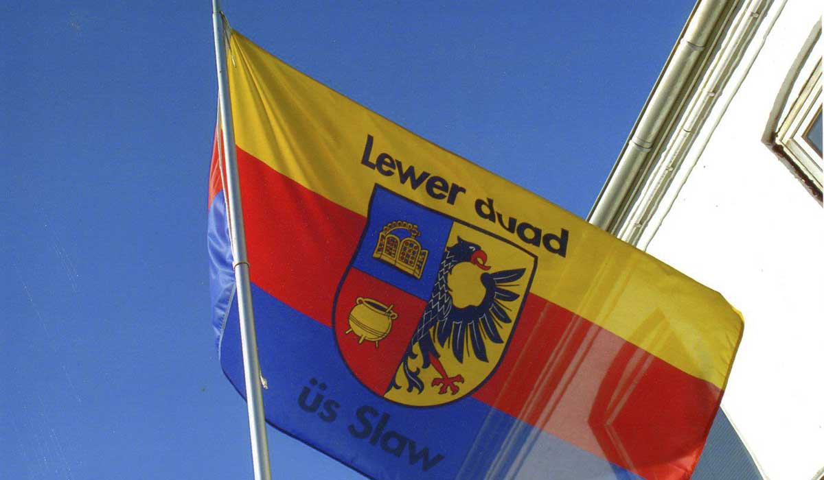 Universum wehende Flagge